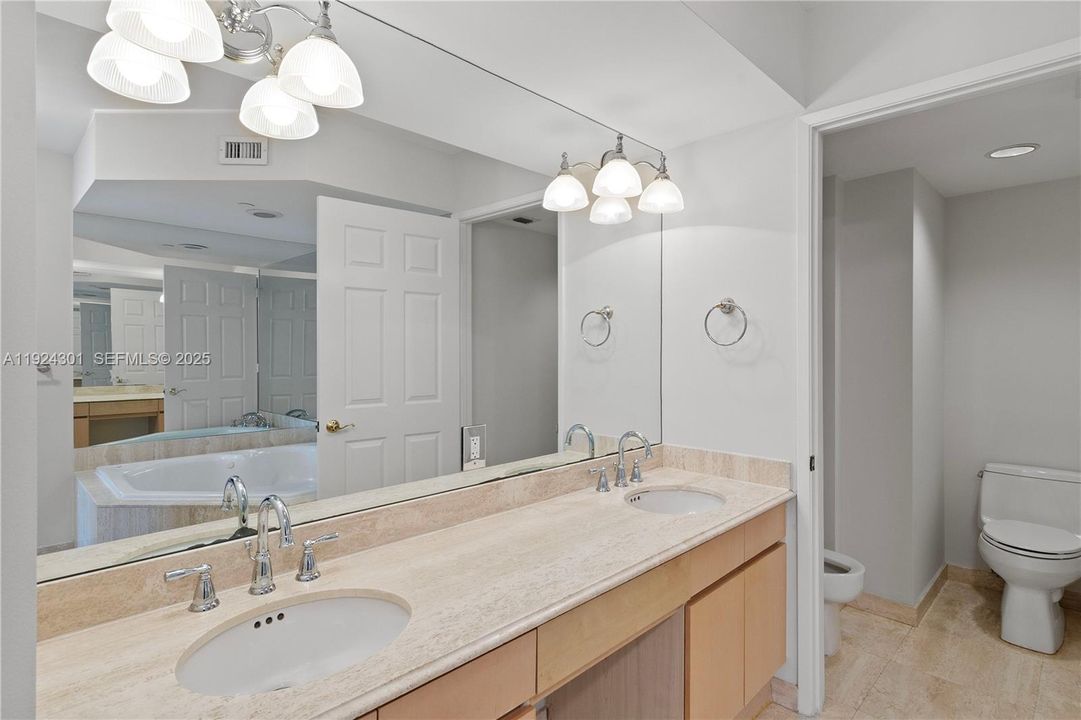 For Rent: $9,950 (3 beds, 3 baths, 2210 Square Feet)