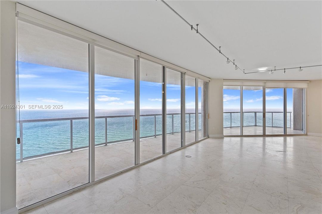 For Rent: $9,950 (3 beds, 3 baths, 2210 Square Feet)