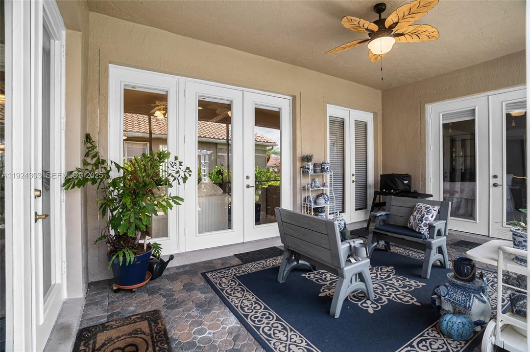 For Sale: $499,900 (2 beds, 2 baths, 2299 Square Feet)