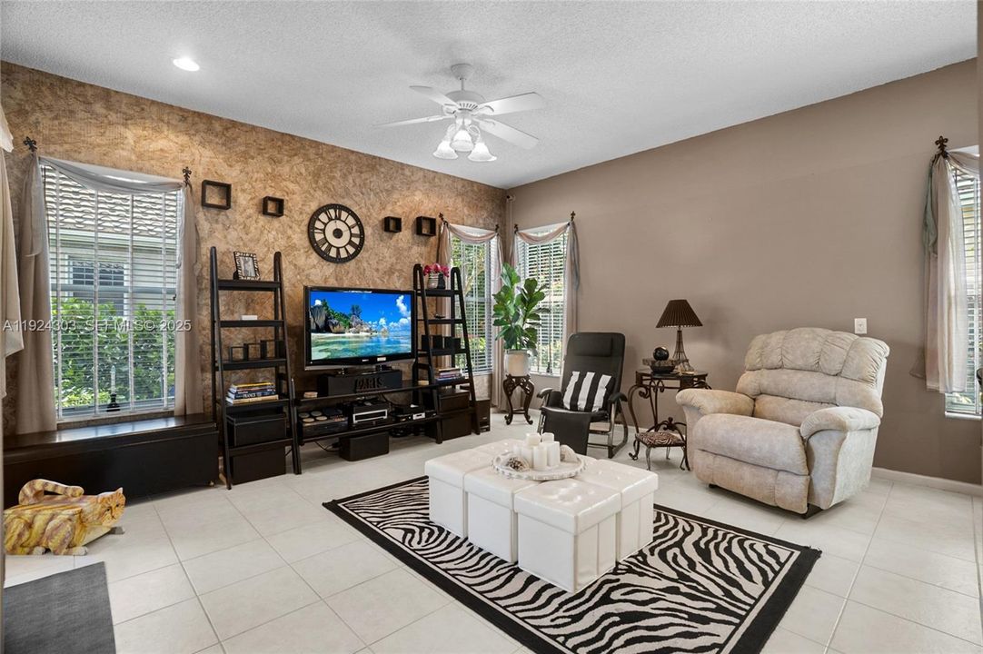 For Sale: $499,900 (2 beds, 2 baths, 2299 Square Feet)