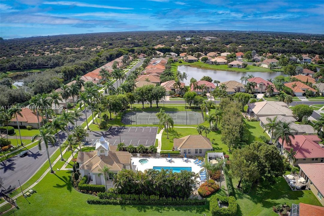 For Sale: $499,900 (2 beds, 2 baths, 2299 Square Feet)