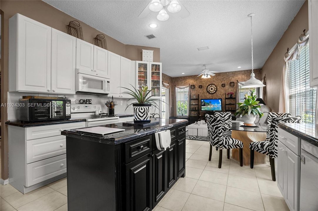 For Sale: $499,900 (2 beds, 2 baths, 2299 Square Feet)