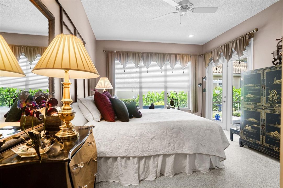 For Sale: $499,900 (2 beds, 2 baths, 2299 Square Feet)