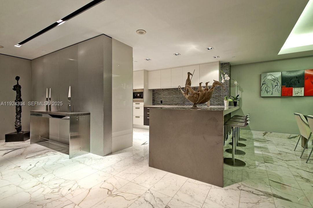 待售: $1,850,000 (2 贝兹, 3 浴室, 1730 平方英尺)