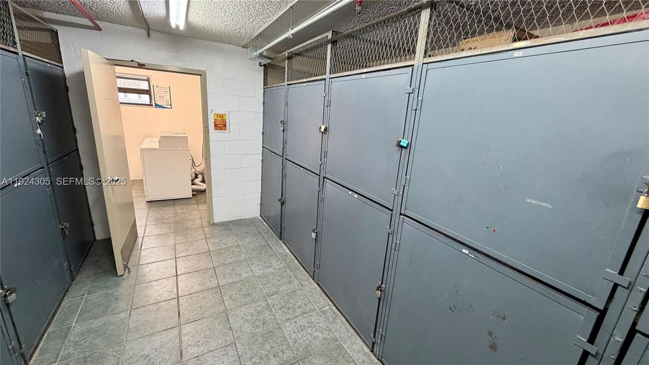 For Rent: $2,100 (1 beds, 1 baths, 767 Square Feet)