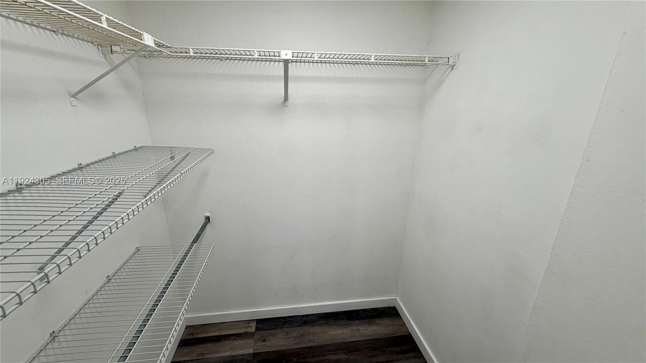 For Rent: $2,100 (1 beds, 1 baths, 767 Square Feet)