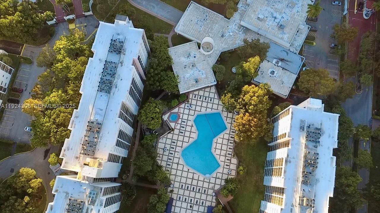 For Rent: $2,100 (1 beds, 1 baths, 767 Square Feet)