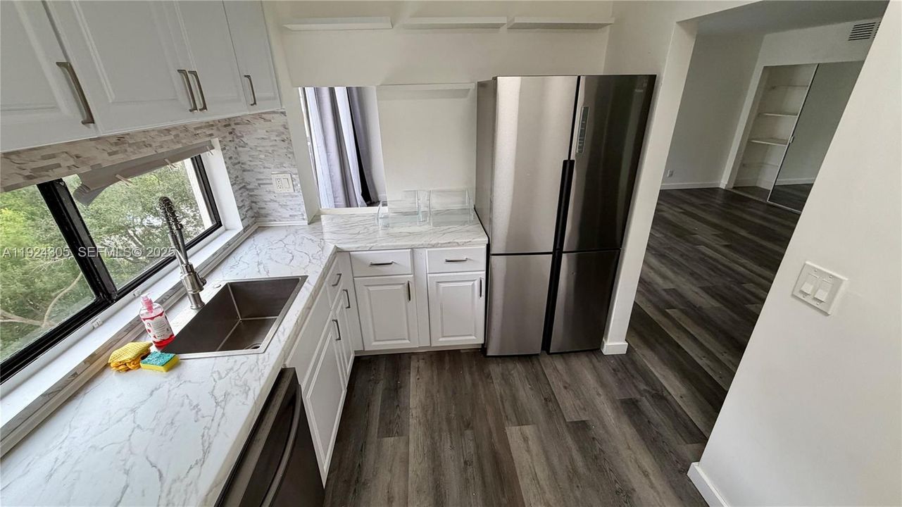 For Rent: $2,100 (1 beds, 1 baths, 767 Square Feet)