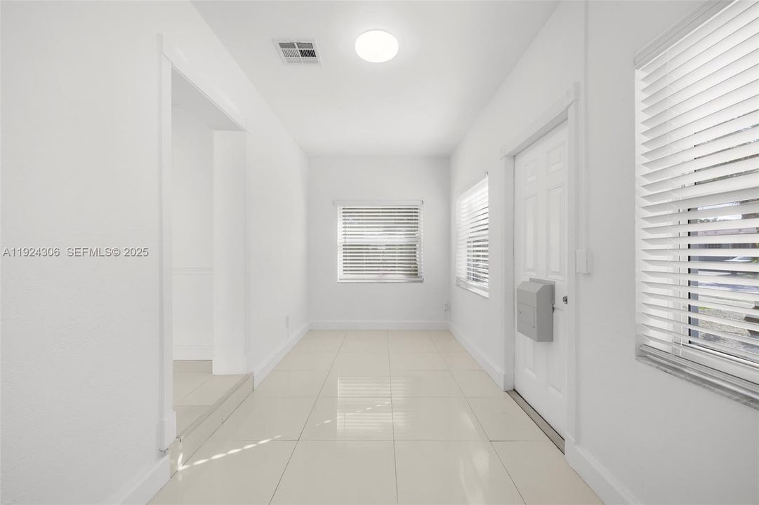 For Rent: $4,000 (2 beds, 2 baths, 1262 Square Feet)