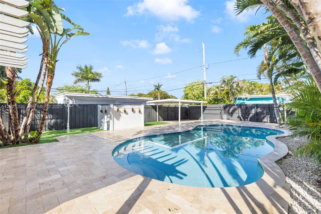 For Rent: $4,000 (2 beds, 2 baths, 1262 Square Feet)