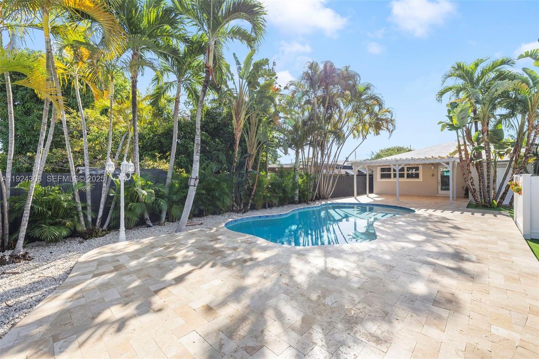 For Rent: $4,000 (2 beds, 2 baths, 1262 Square Feet)