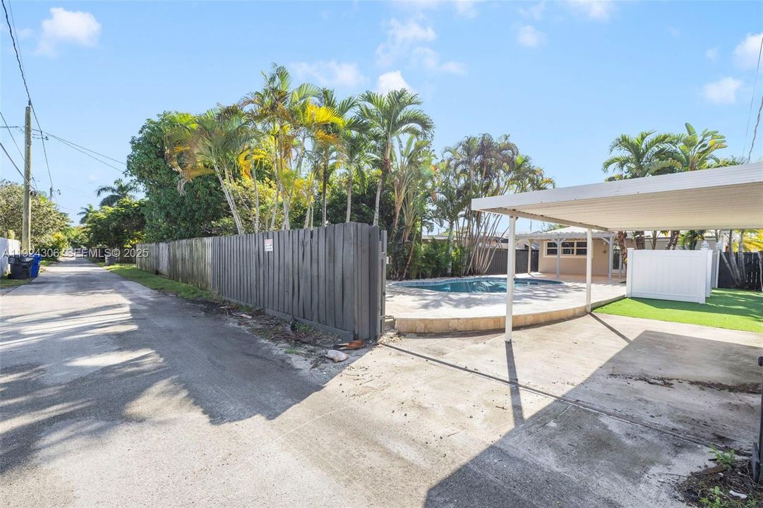 For Rent: $4,000 (2 beds, 2 baths, 1262 Square Feet)