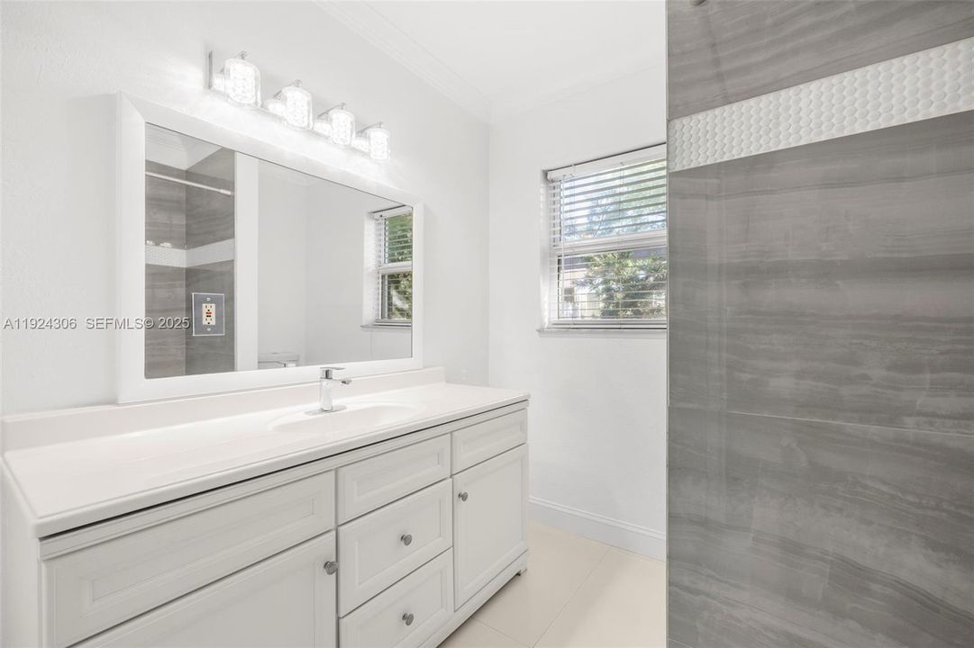 For Rent: $4,000 (2 beds, 2 baths, 1262 Square Feet)