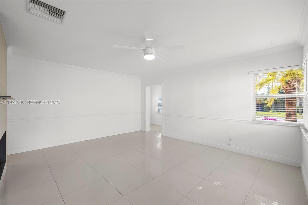 For Rent: $4,000 (2 beds, 2 baths, 1262 Square Feet)