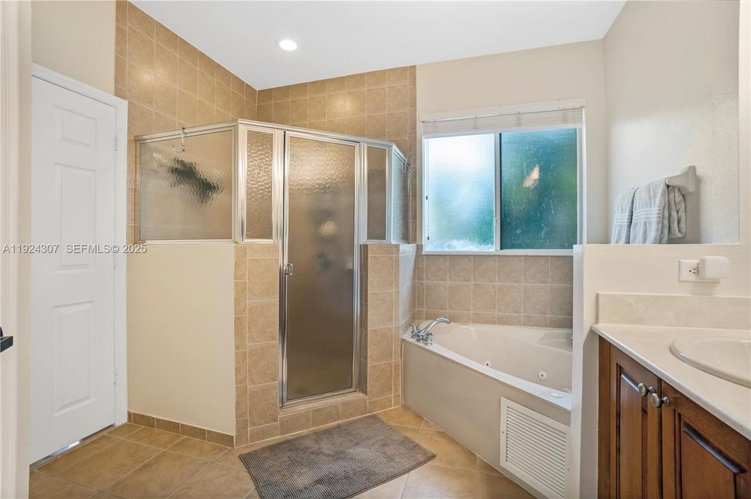 待售: $849,000 (4 贝兹, 3 浴室, 2934 平方英尺)