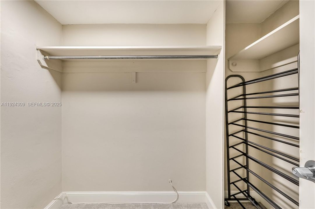 出租: $3,000 (2 贝兹, 2 浴室, 1285 平方英尺)