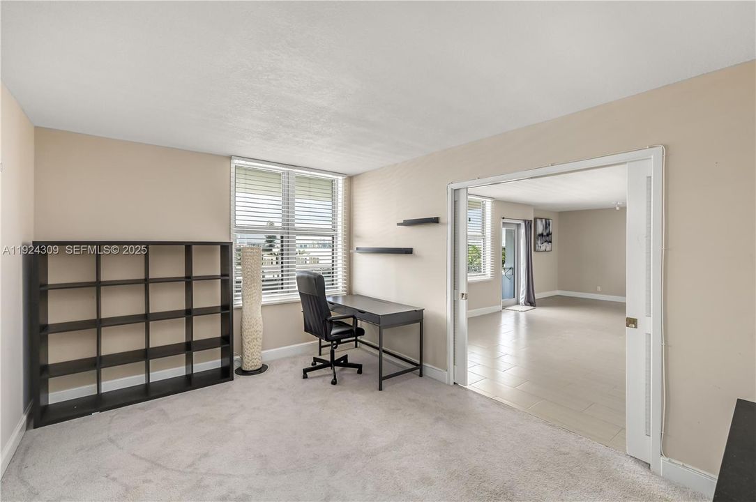 出租: $3,000 (2 贝兹, 2 浴室, 1285 平方英尺)