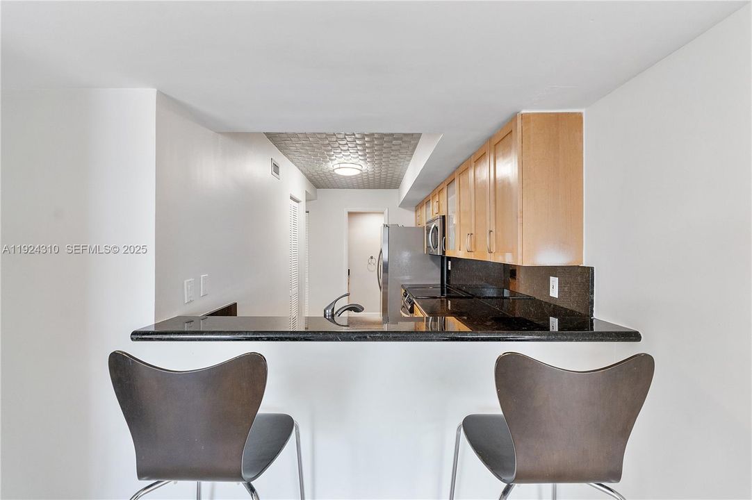 В аренду: $4,000 (2 спален, 1 ванн, 1475 Квадратных фут)