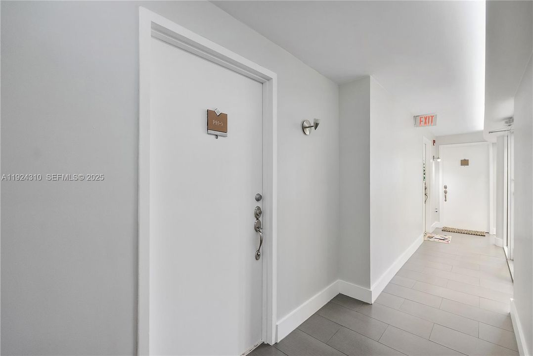 В аренду: $4,000 (2 спален, 1 ванн, 1475 Квадратных фут)