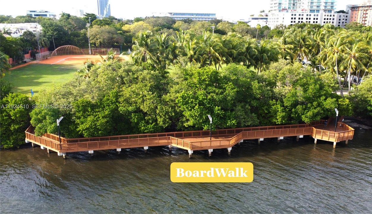 В аренду: $4,000 (2 спален, 1 ванн, 1475 Квадратных фут)