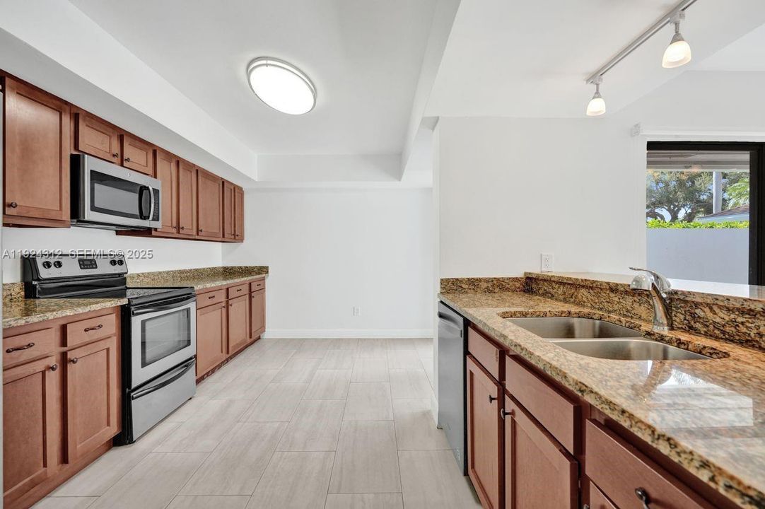 En Venta: $389,000 (2 camas, 2 baños, 1581 Pies cuadrados)