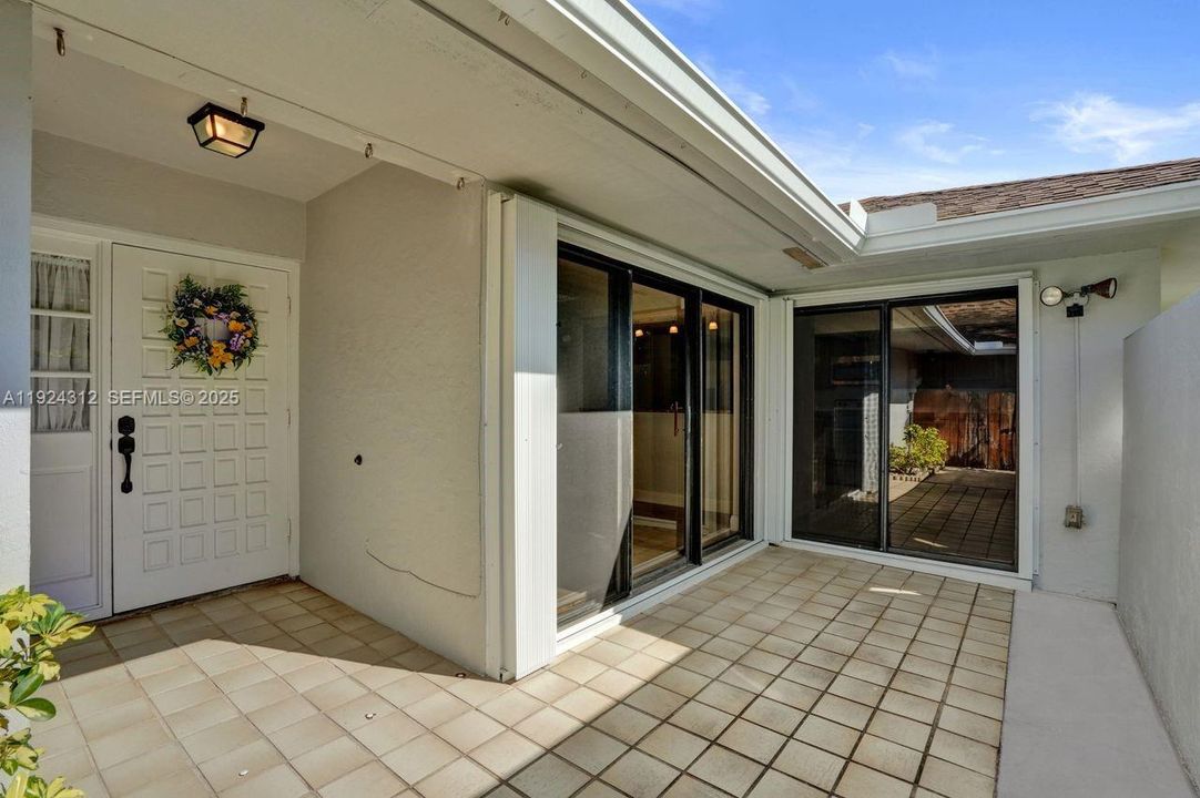 En Venta: $389,000 (2 camas, 2 baños, 1581 Pies cuadrados)