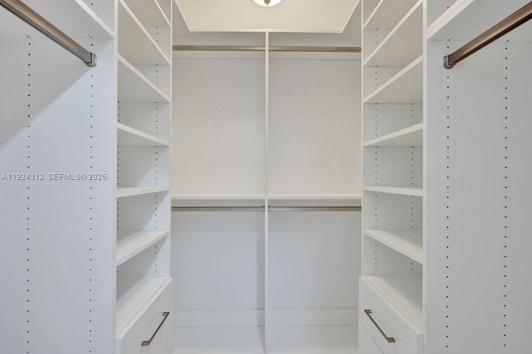 En Venta: $389,000 (2 camas, 2 baños, 1581 Pies cuadrados)