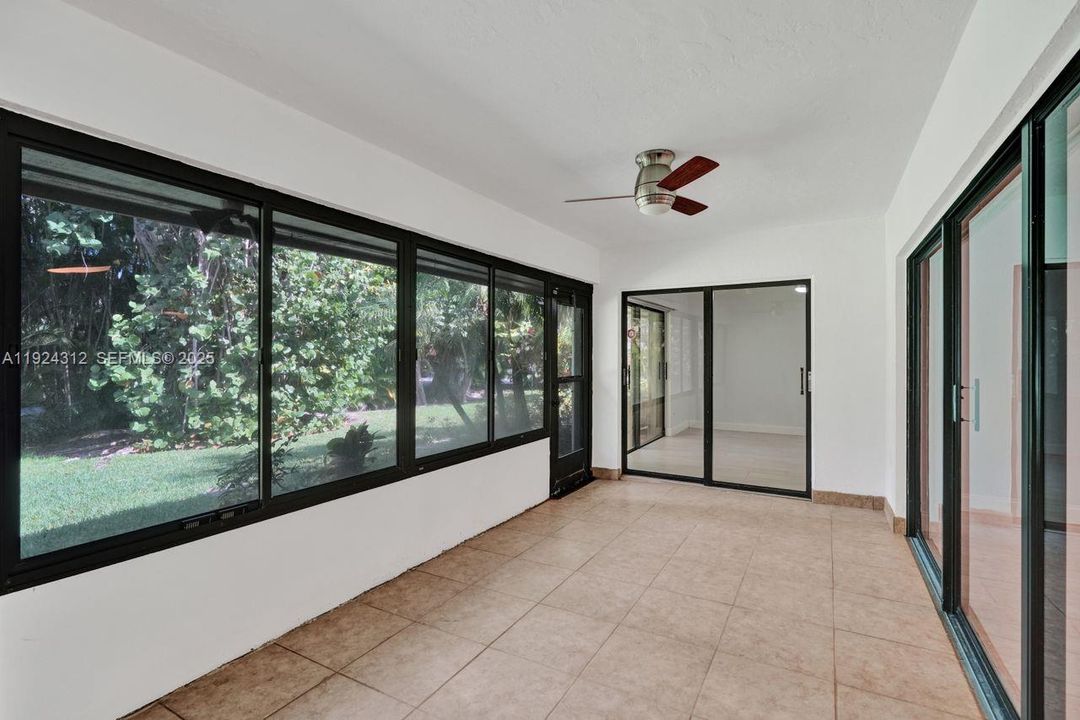 En Venta: $389,000 (2 camas, 2 baños, 1581 Pies cuadrados)