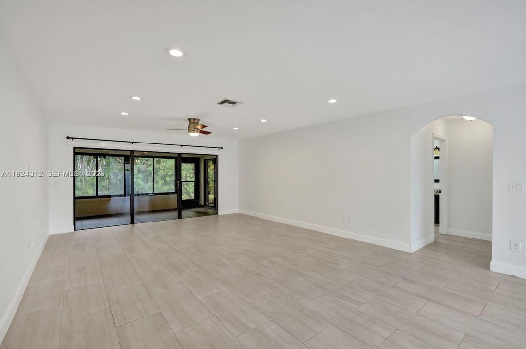 En Venta: $389,000 (2 camas, 2 baños, 1581 Pies cuadrados)