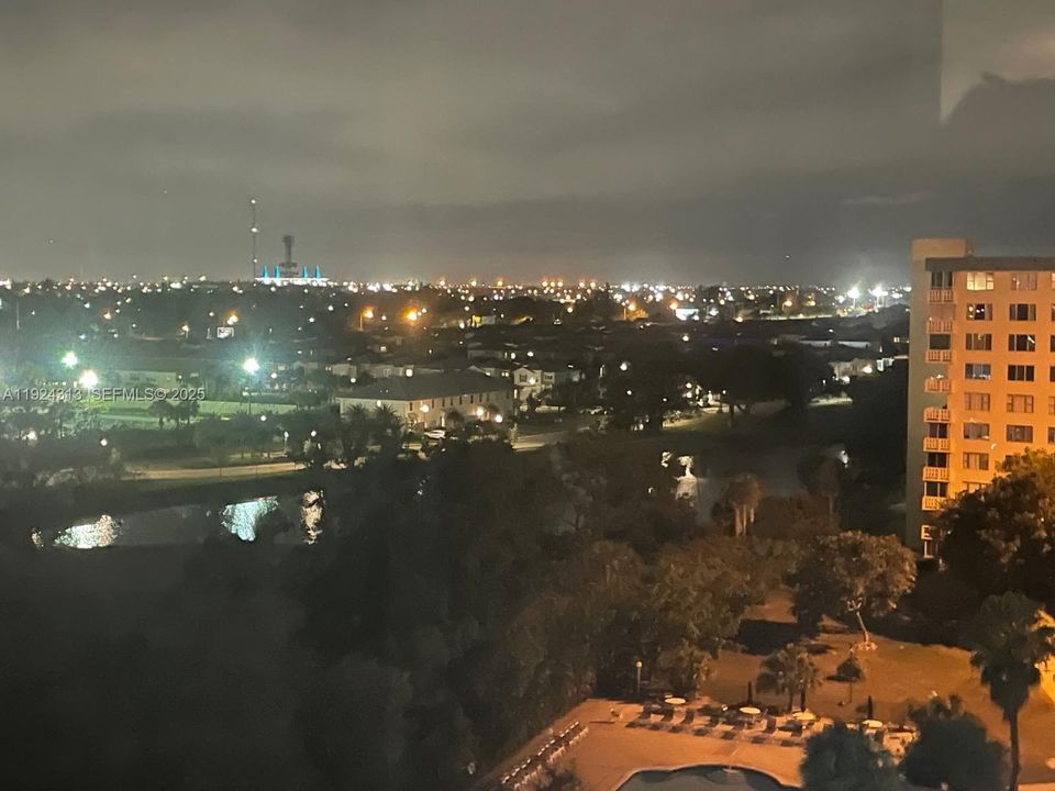 出租: $2,300 (2 贝兹, 2 浴室, 1132 平方英尺)