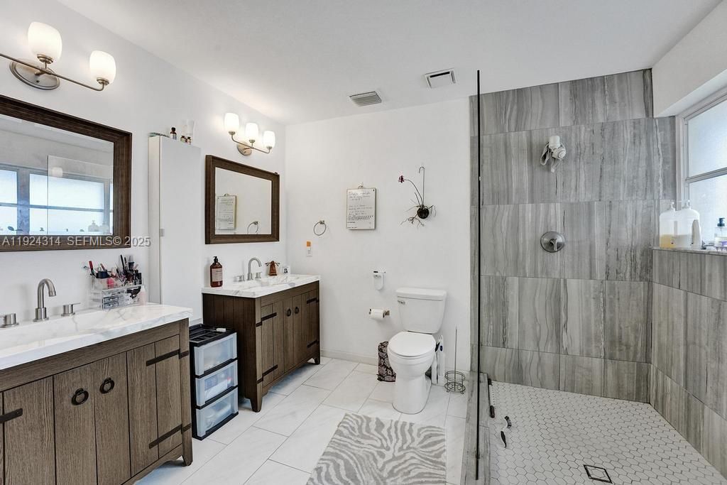 For Rent: $5,500 (3 beds, 2 baths, 2187 Square Feet)