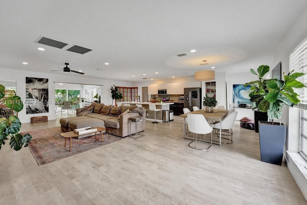 For Rent: $5,500 (3 beds, 2 baths, 2187 Square Feet)