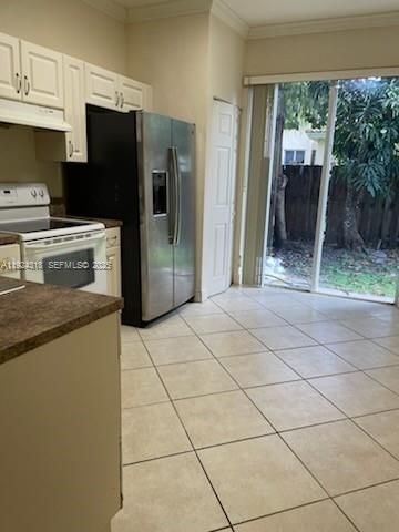 合同活跃: $2,150 (3 贝兹, 2 浴室, 1189 平方英尺)