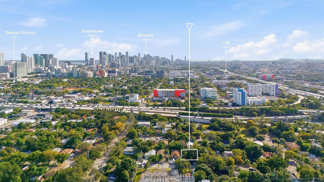 На продажу: $695,000 (0.12 acres)