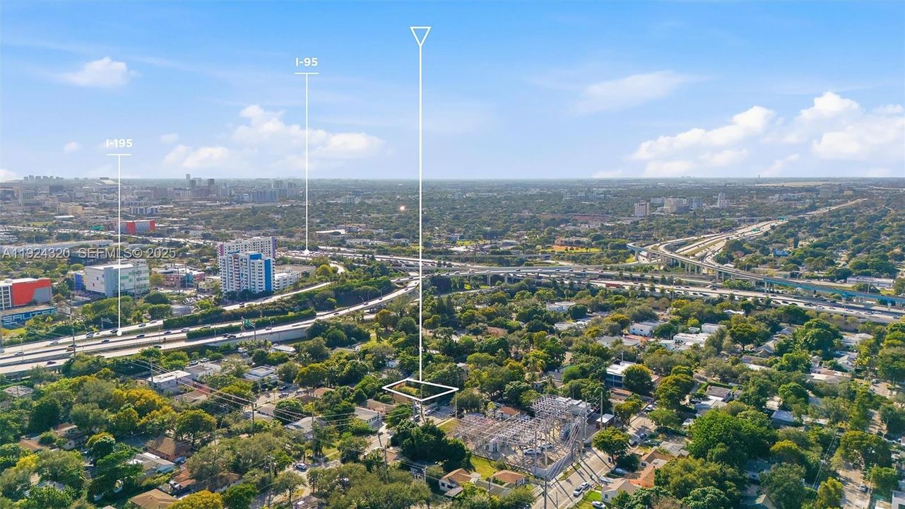 На продажу: $695,000 (0.12 acres)