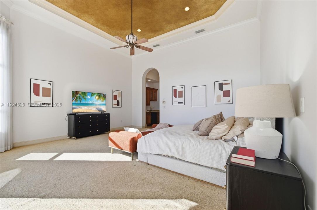 For Sale: $4,100,000 (6 beds, 7 baths, 8508 Square Feet)