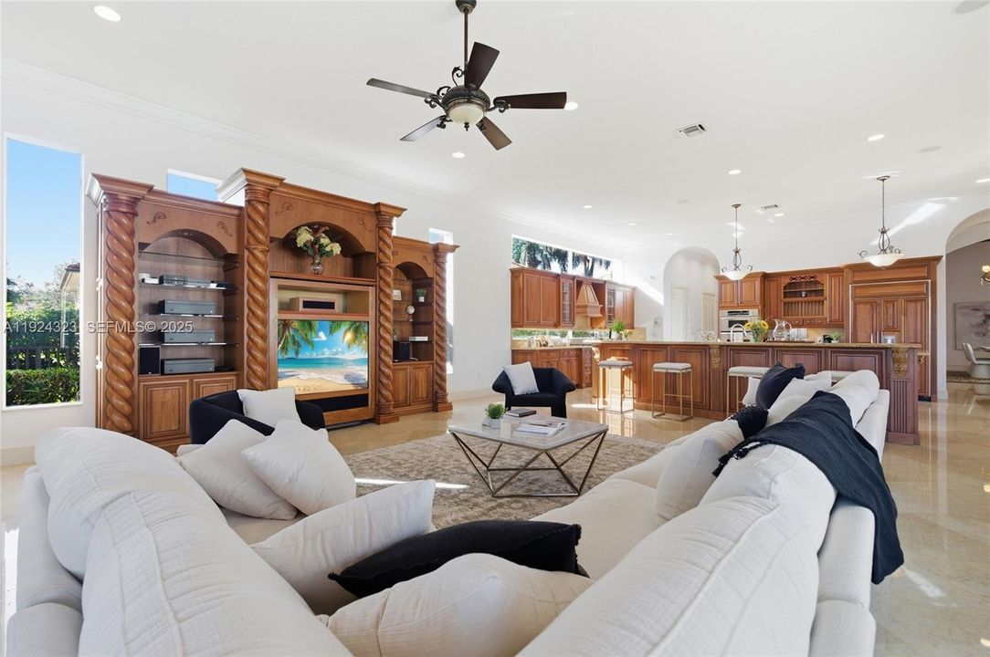 En Venta: $4,100,000 (6 camas, 7 baños, 8508 Pies cuadrados)