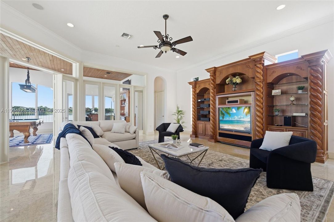 En Venta: $4,100,000 (6 camas, 7 baños, 8508 Pies cuadrados)