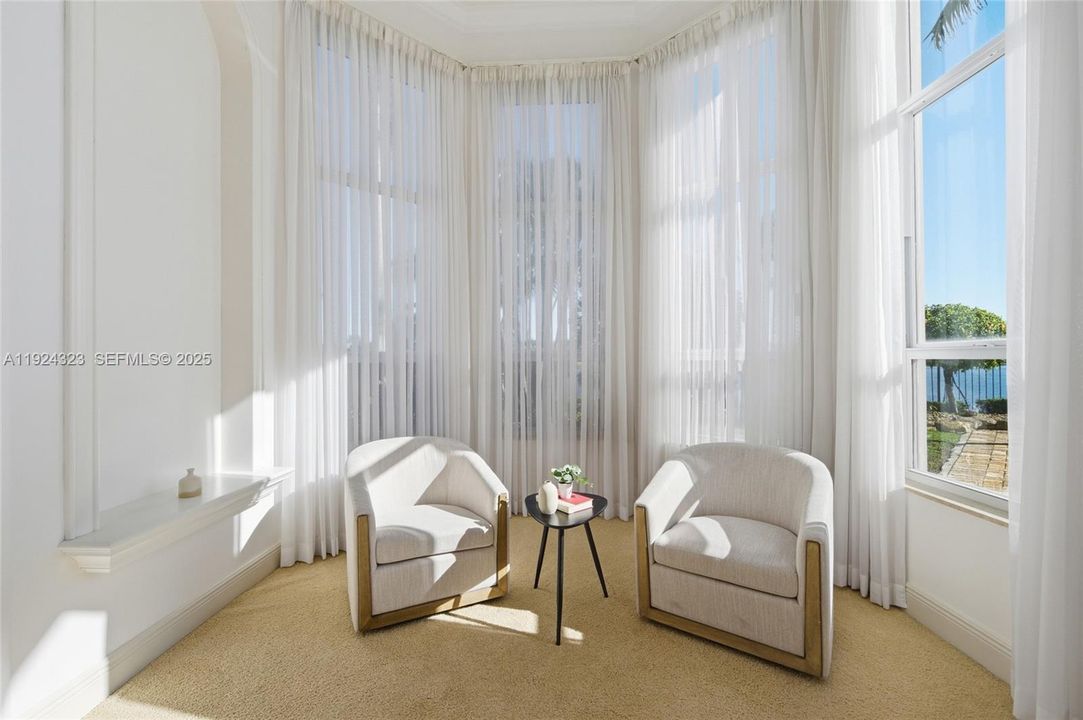 For Sale: $4,100,000 (6 beds, 7 baths, 8508 Square Feet)