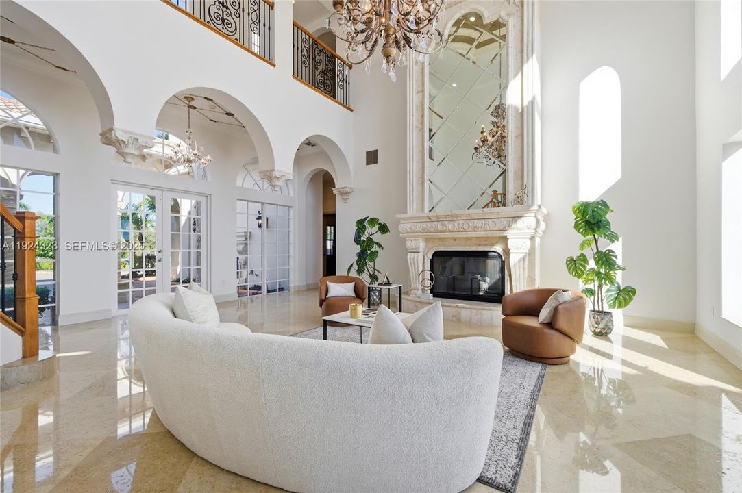 En Venta: $4,100,000 (6 camas, 7 baños, 8508 Pies cuadrados)