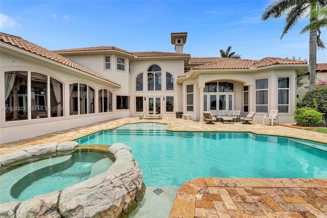 For Sale: $4,100,000 (6 beds, 7 baths, 8508 Square Feet)