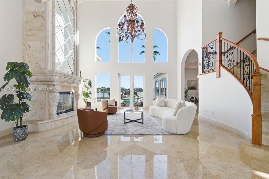 En Venta: $4,100,000 (6 camas, 7 baños, 8508 Pies cuadrados)