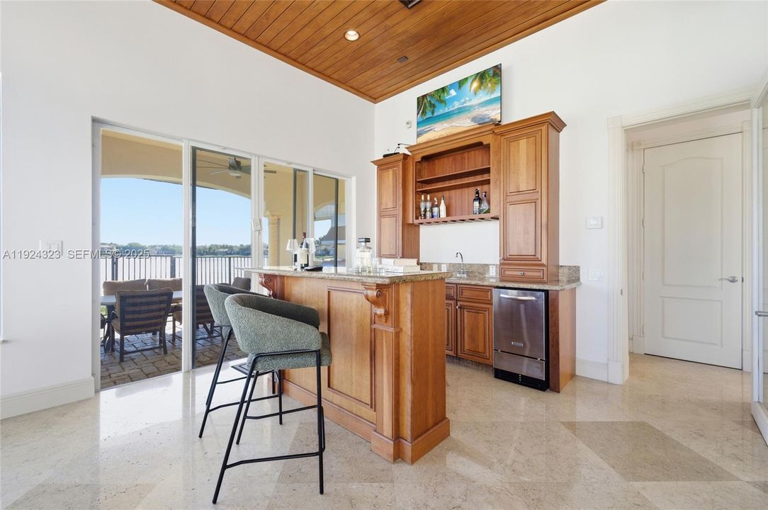 For Sale: $4,100,000 (6 beds, 7 baths, 8508 Square Feet)