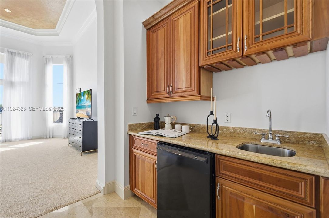 For Sale: $4,100,000 (6 beds, 7 baths, 8508 Square Feet)