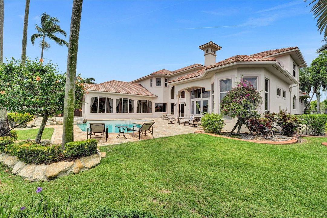 For Sale: $4,100,000 (6 beds, 7 baths, 8508 Square Feet)