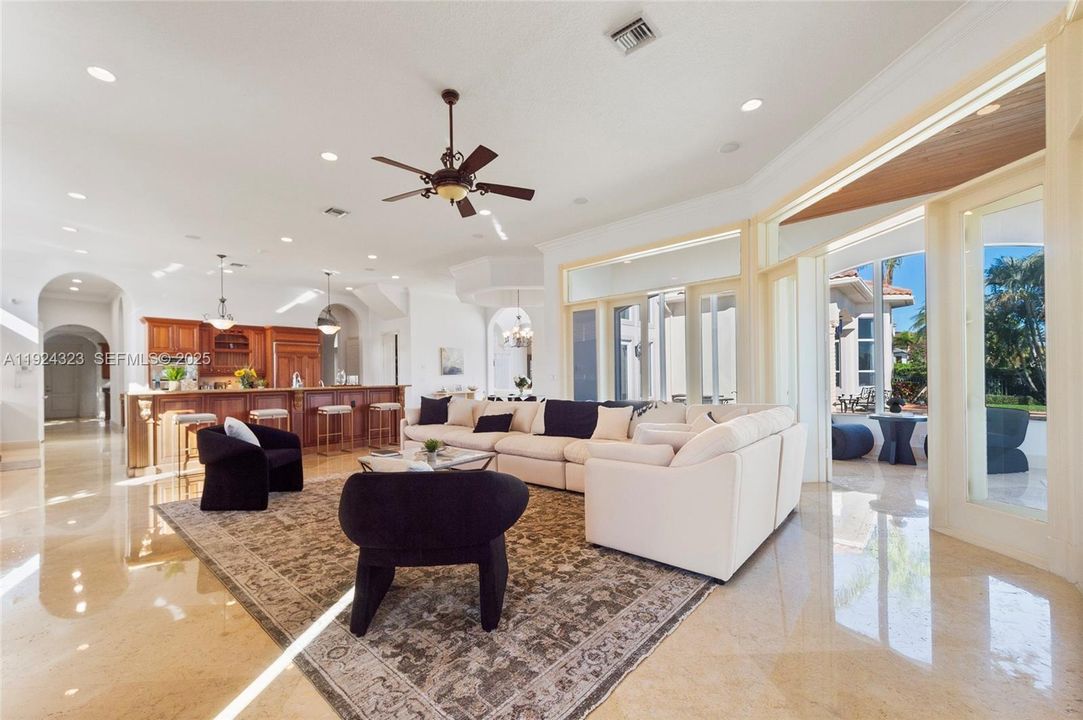 En Venta: $4,100,000 (6 camas, 7 baños, 8508 Pies cuadrados)