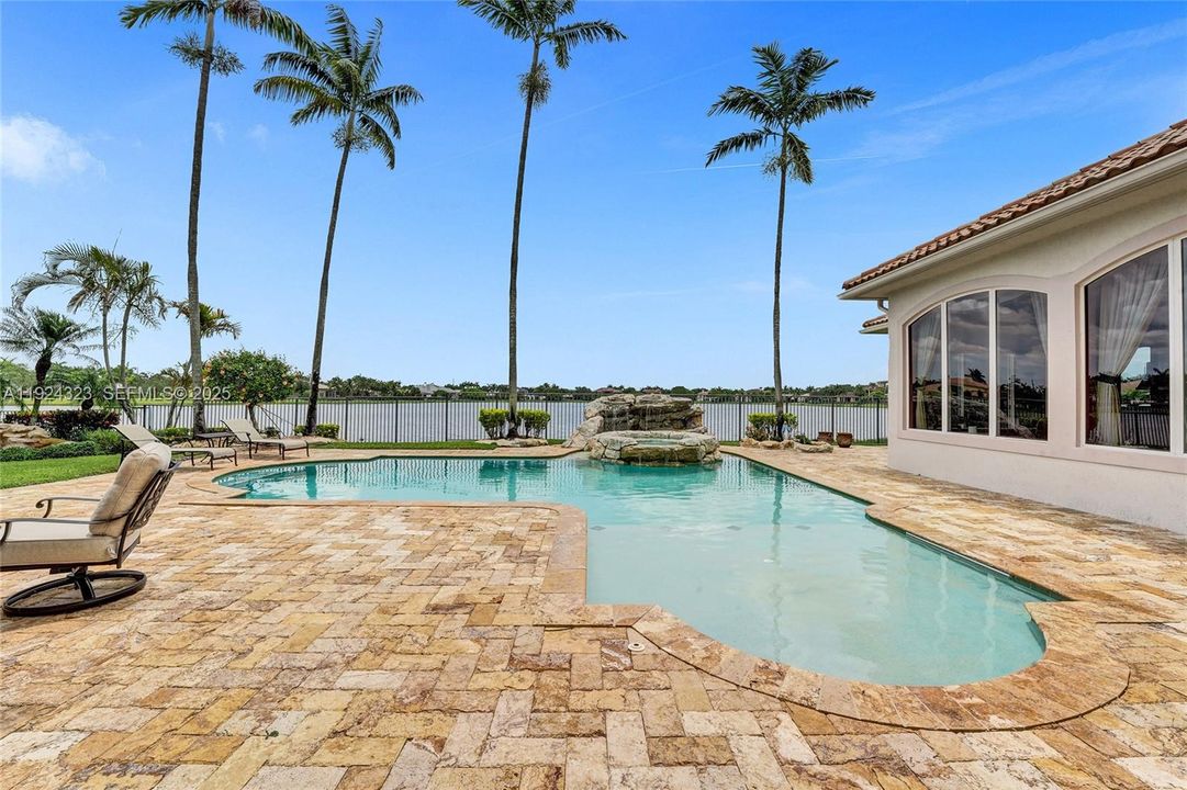 For Sale: $4,100,000 (6 beds, 7 baths, 8508 Square Feet)