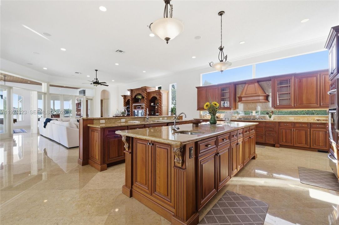 En Venta: $4,100,000 (6 camas, 7 baños, 8508 Pies cuadrados)