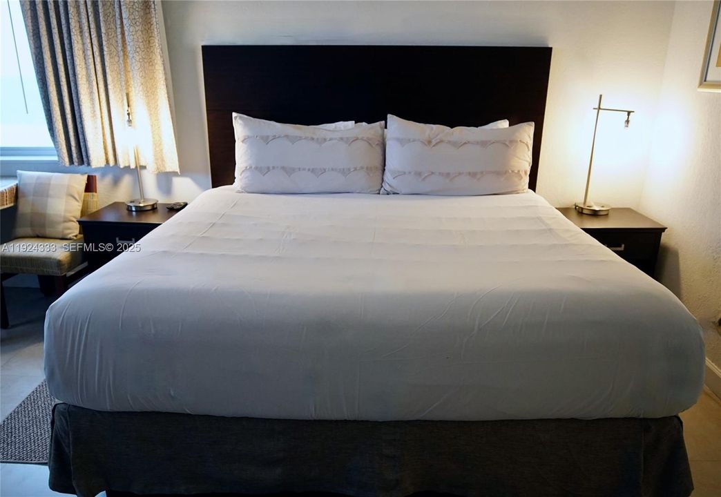 For Sale: $99,000 (0 beds, 1 baths, 370 Square Feet)