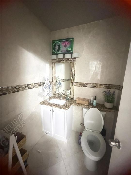 For Rent: $1,500 (1 beds, 1 baths, 720 Square Feet)